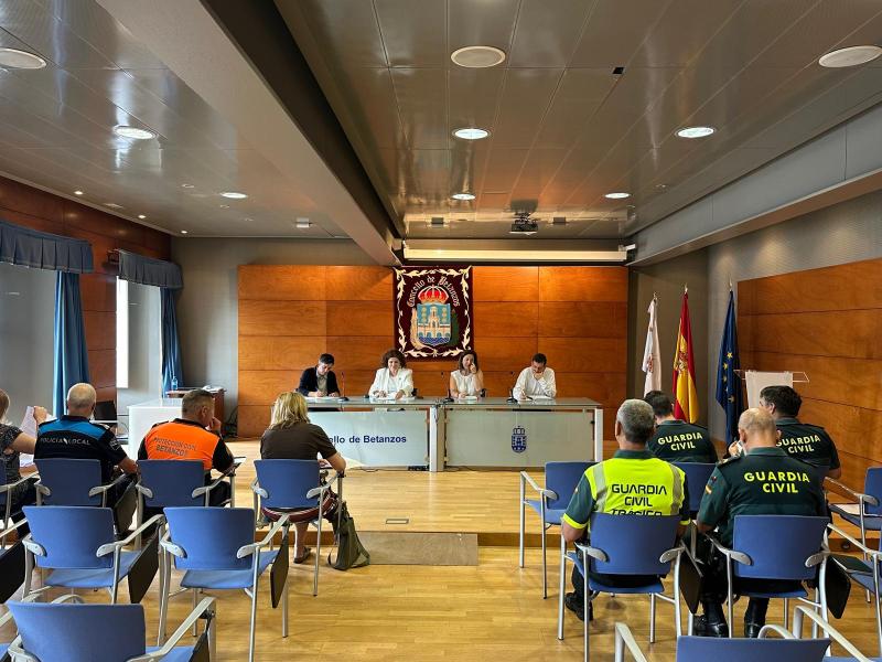 María Rivas destaca l'elevat nombre de participants en les activitats del Pla Director per a la convivència i millora de la seguretat en els centres educatius de Betanzos