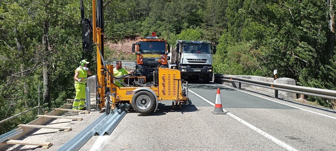 Reposició mure i col·locació barrera. N-111km 291,800