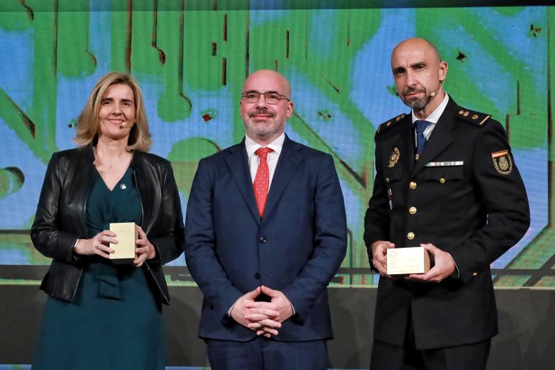 Els departaments de Comunicació de la Policia Nacional i de la Guàrdia Civil reben un Premi Drets Humans de l'Advocacia Espanyola
