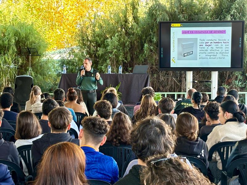 El Pla Director continua acostant les forces policials als joves per a millorar la convivència i la seguretat en els centres escolars durant el curs 2024-25