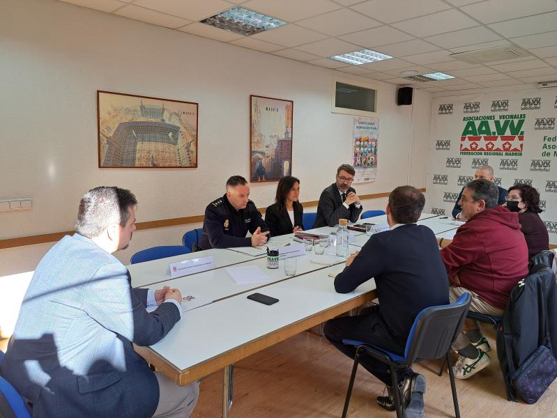 La Delegació de Govern escolta de veïns i experts en la taula tècnica sobre el carrer Cullera a la qual no han volgut acudir ni l'Ajuntament ni la Comunitat