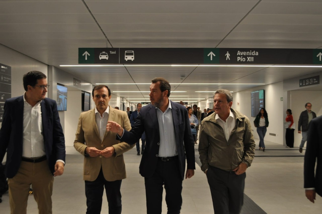 Óscar Puente visita el nou accés directe de l'Alta Velocitat en l'estació de Chamartín que obri este dimecres