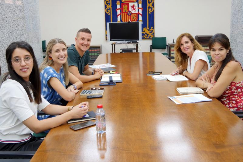 Segura aborda amb entitats l'elaboració d'un guia d'actuació per a situacions de violència, tracta i explotació sexual