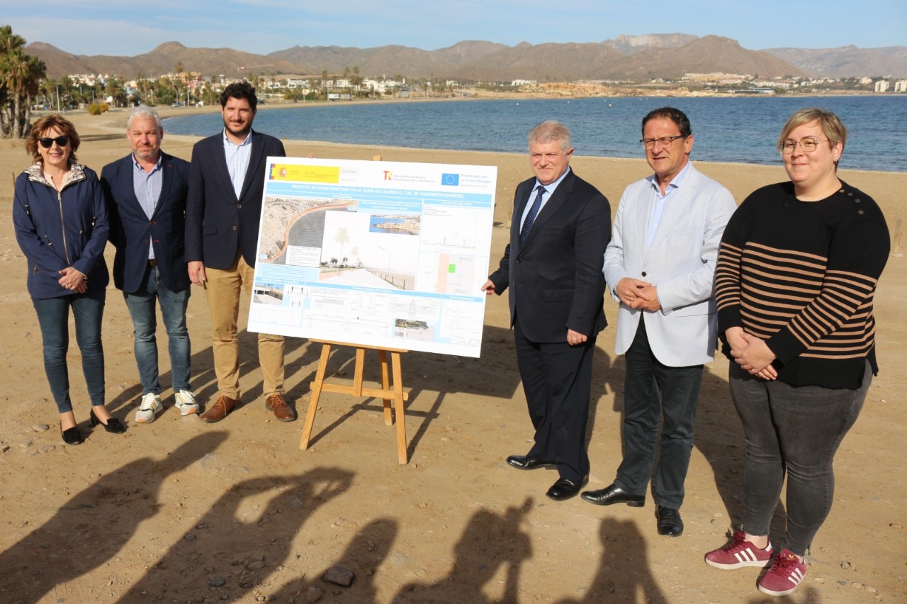 Vélez anuncia una inversió de 2,6 milions d'euros per a la construcció del passeig marítim de l'Alamillo en el Port de Mazarrón