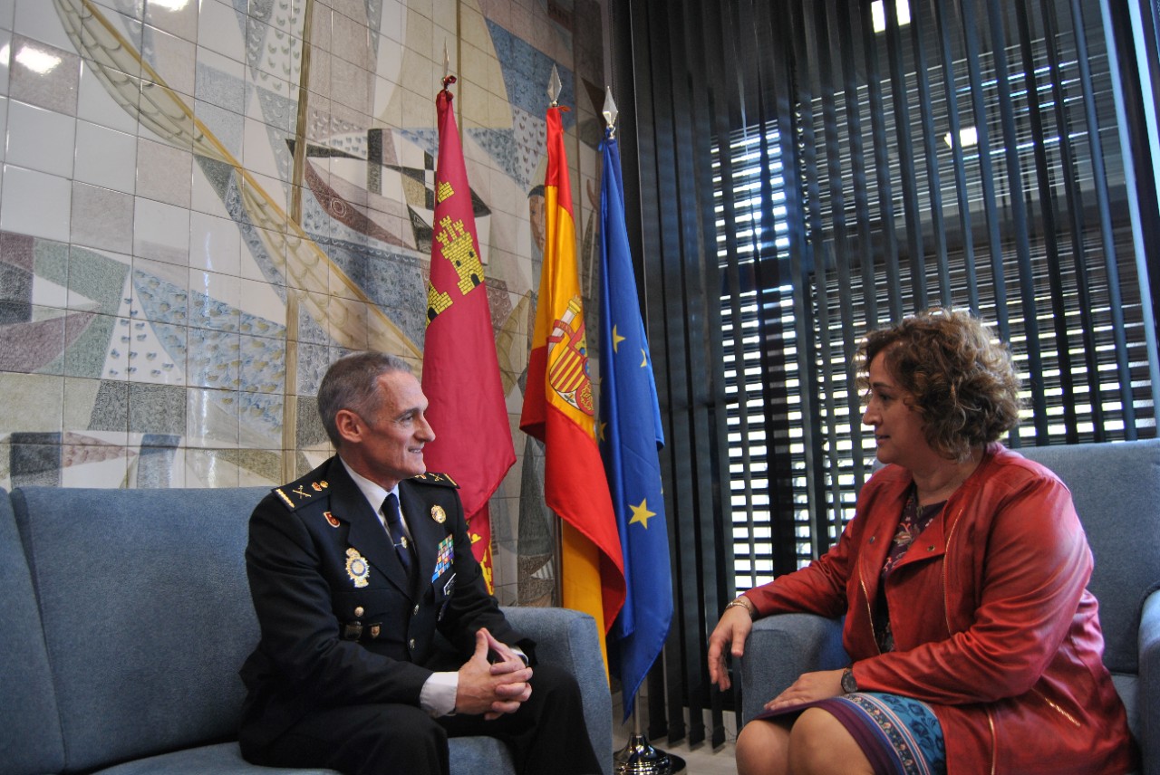 Rives assumeix amb emoció, lleialtat i enorme responsabilitat el seu càrrec com a delegada del Govern en la Regió de Múrcia