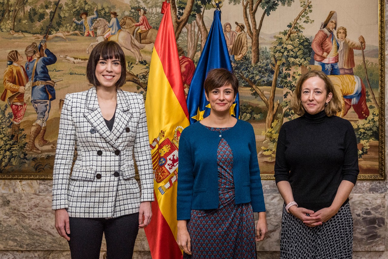 Firma de un protocolo con el Ministerio de Política Territorial para albergar centros de investigación en dependencias estatales en Barcelona