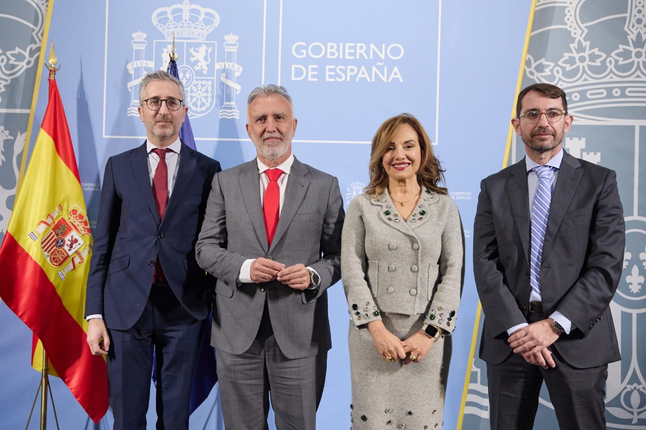 Presa de possessió dels nous alts càrrecs nomenats en el departament