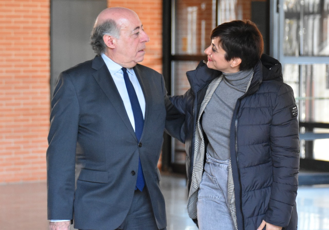Isabel Rodríguez es reuneix amb el rector de la Universitat Carles III de Madrid i president de la CRUE, Juan Romo